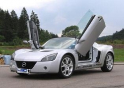 Vertikální otevírání dveří LSD Opel Speedster typ E00TARGA (09/01-)
