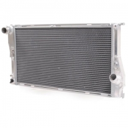 Hlinikový závodní chladič Jap Parts BMW 1-Series E82 135i/M Coupe (08-12) / E88 135i N54/N55 (07-12)
