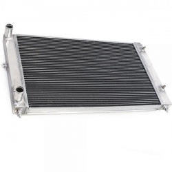 Hlinikový závodní chladič Jap Parts VW Passat 1.6/1.8/2.0/1.9+2.0TDI/2.3 VR5 (96-05)