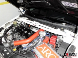 Rozpěrná tyč Ultra Racing Mitsubishi Lancer Evo 10 X - přední horní