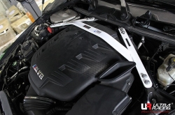 Rozpěrná tyč Ultra Racing BMW E90 / E92 M3 (07-13) - přední horní