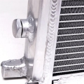 Hlinikový závodní chladič Jap Parts BMW E30 325i/is (84-91)