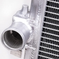 Hlinikový závodní chladič Jap Parts BMW E30 325i/is (84-91)
