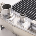 Hlinikový závodní chladič Jap Parts Opel Corsa D 1.3/1.7 DTI + 1.6 16V OPC manuál (06-)