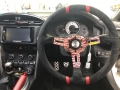 Volant Momo Ultra 350mm - černý/červený - semiš